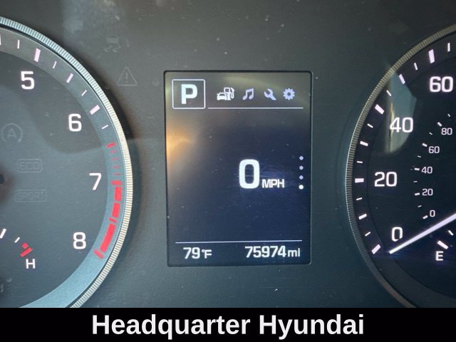 Used 2018 Silver Hyundai SE image 10