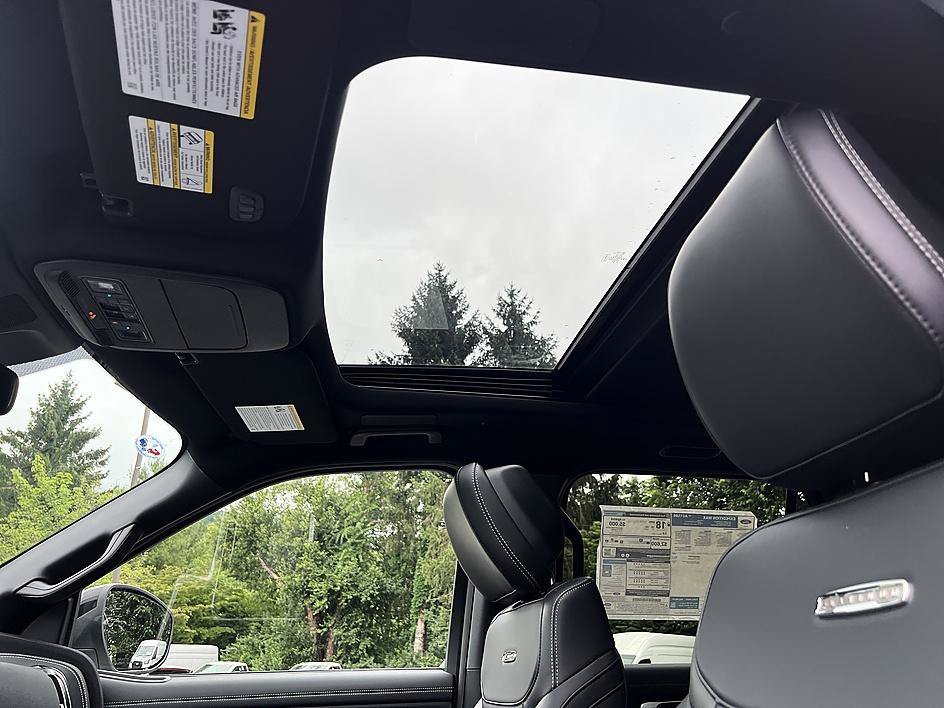 New 2027 Star White Metallic Tri-Coat Ford MAX Platinum image 20