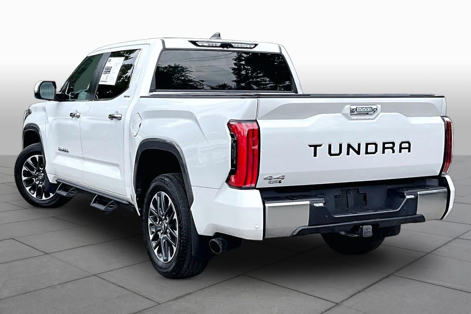 Used 2025 Wind Chill Pearl Toyota Limited image 12