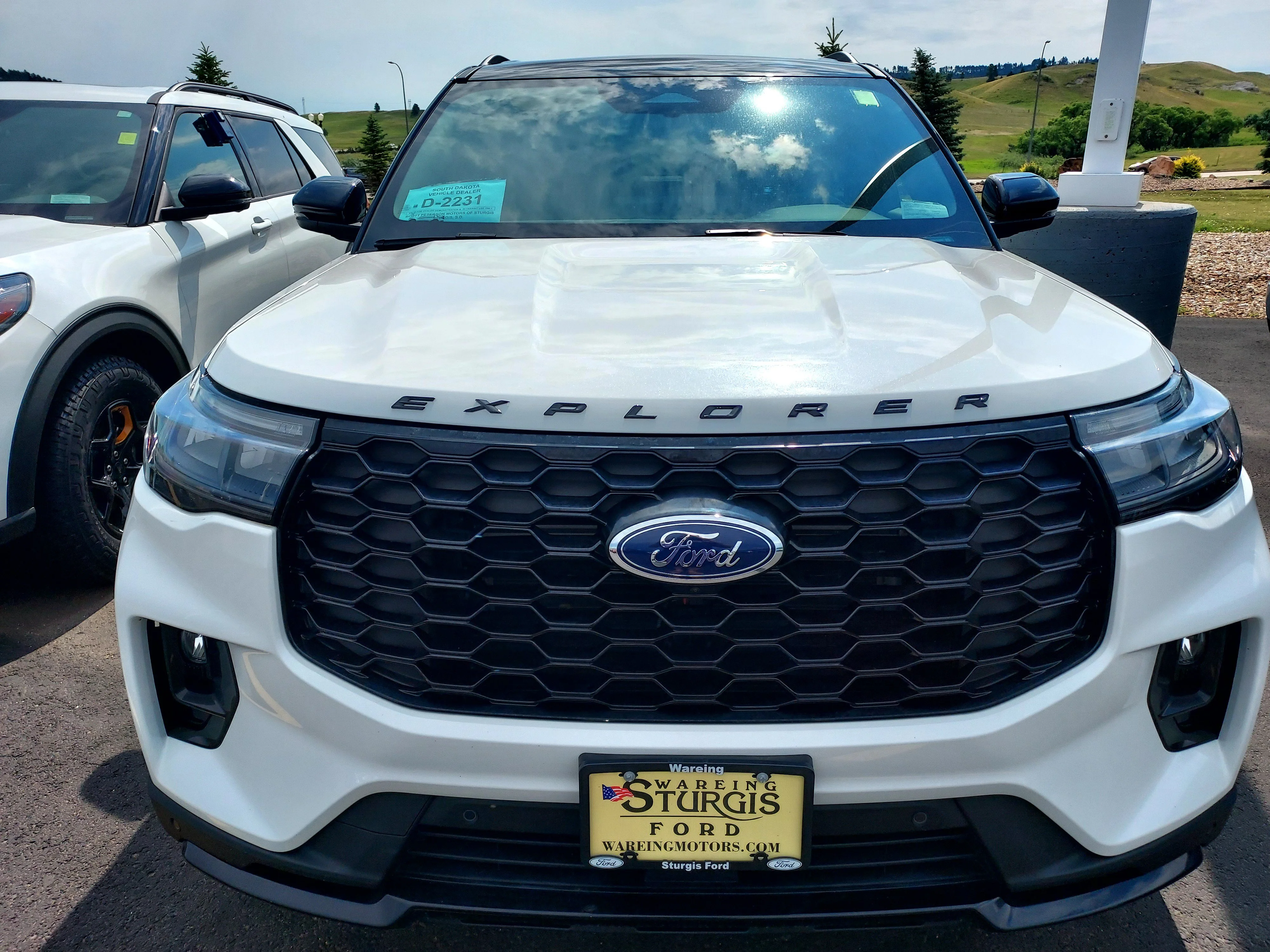New 2026 Star White Metallic Tri-Coat Ford ST-Line image 10