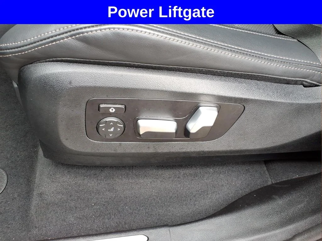 Used 2025 White BMW xDrive40i image 19
