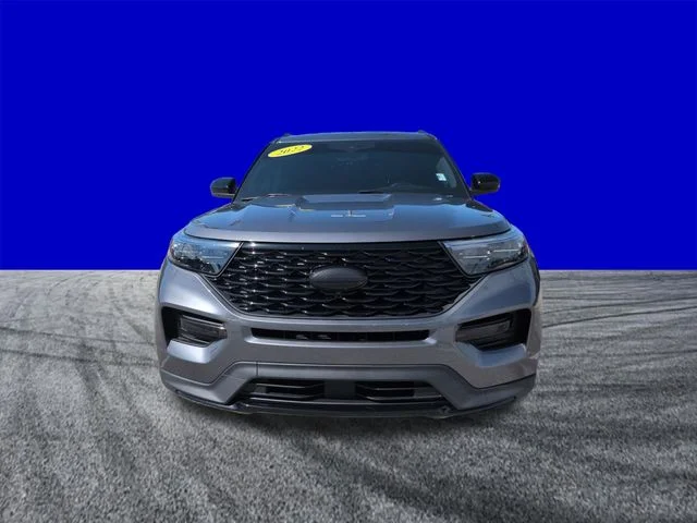 Certified Used 2022 Carbonized Gray Metallic Ford ST-Line image 9