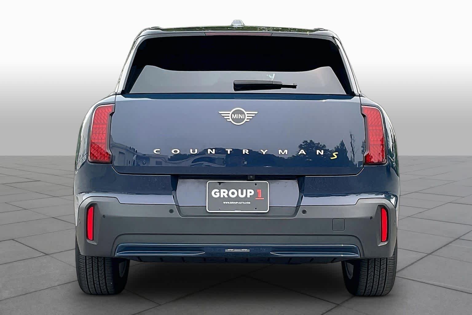 Used 2025 Indigo Sunset Blue Metallic MINI SE image 4