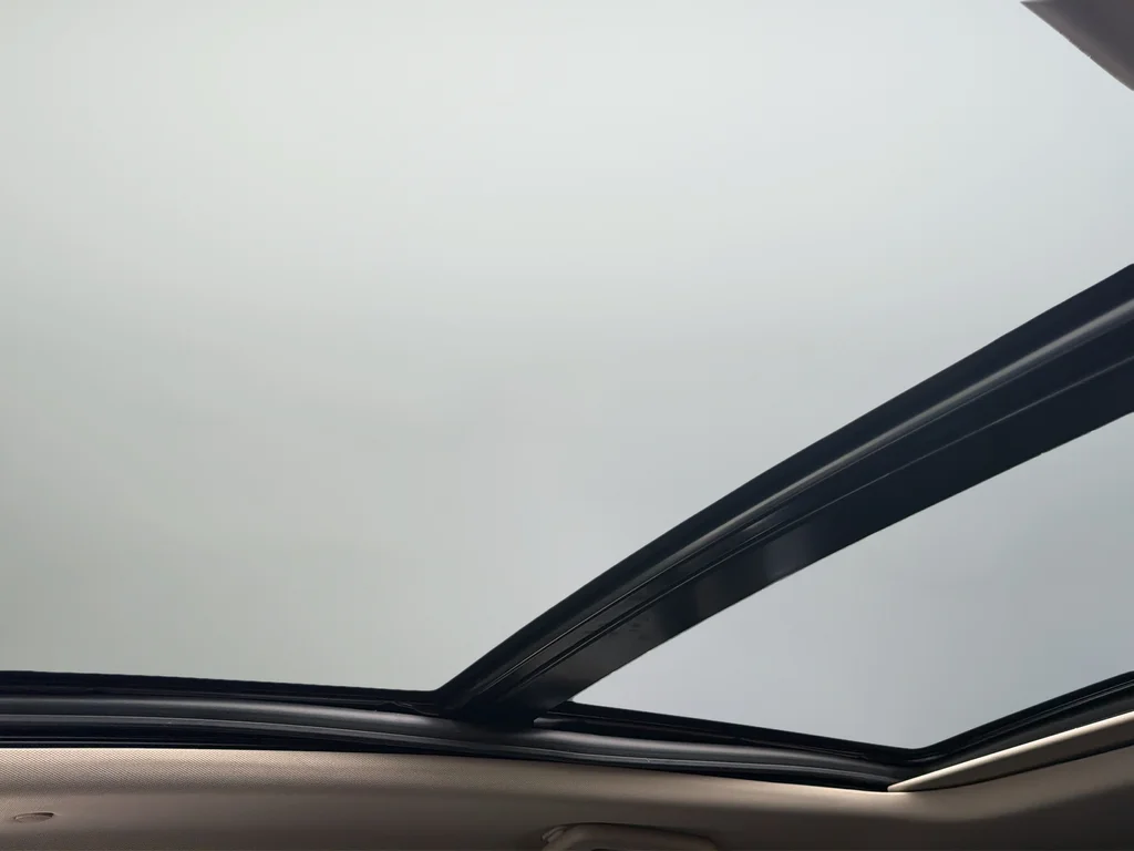 Used 2023 Gray Lincoln Reserve image 30