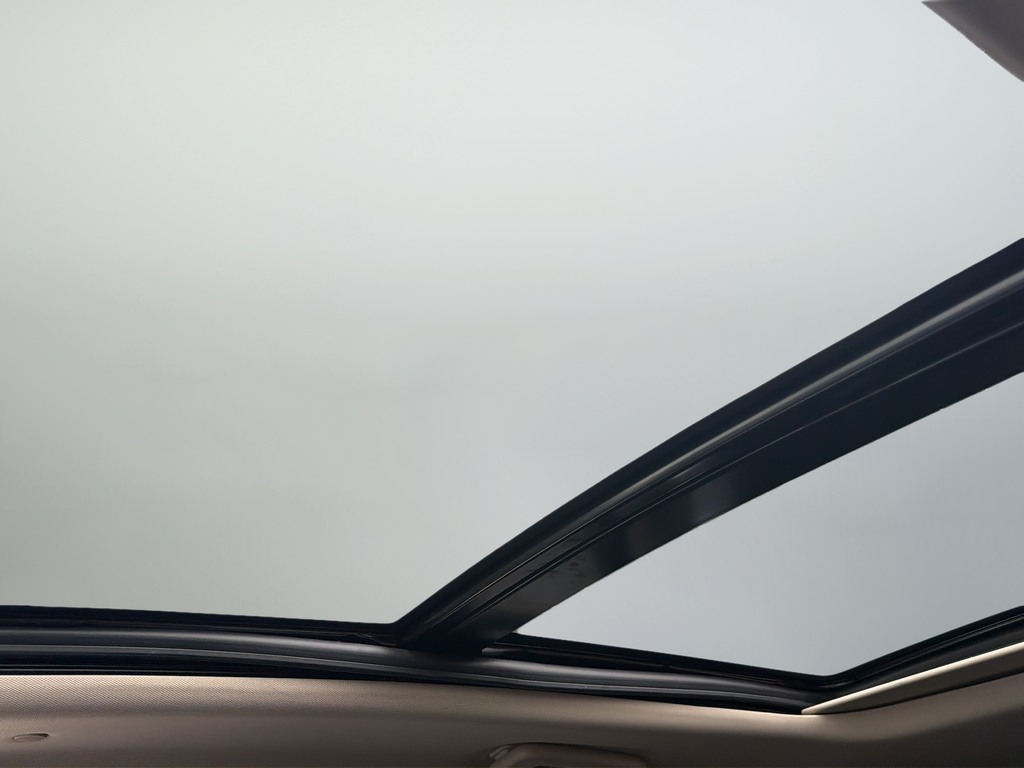 Used 2023 Gray Lincoln Reserve image 30