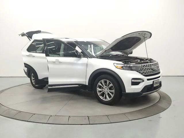 Used 2023 White Ford Limited image 10