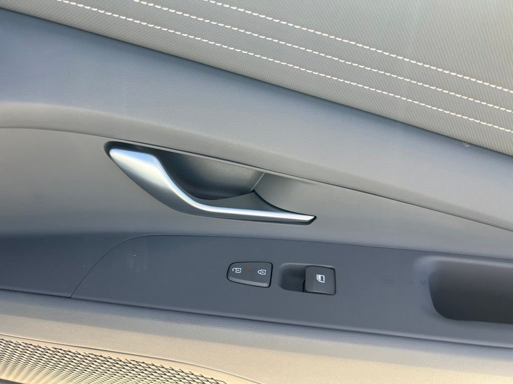 2025 Hyundai Elantra Blue - Photo 28