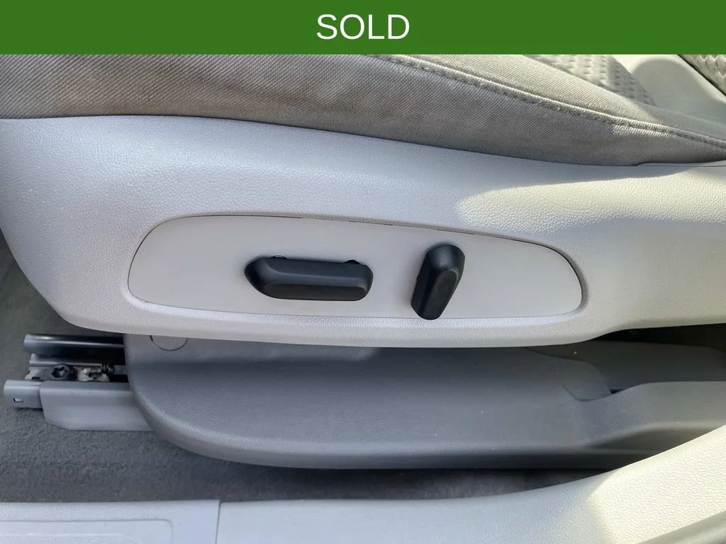 Used 2019 RED QUARTZ TINTCOAT GMC SLE image 17