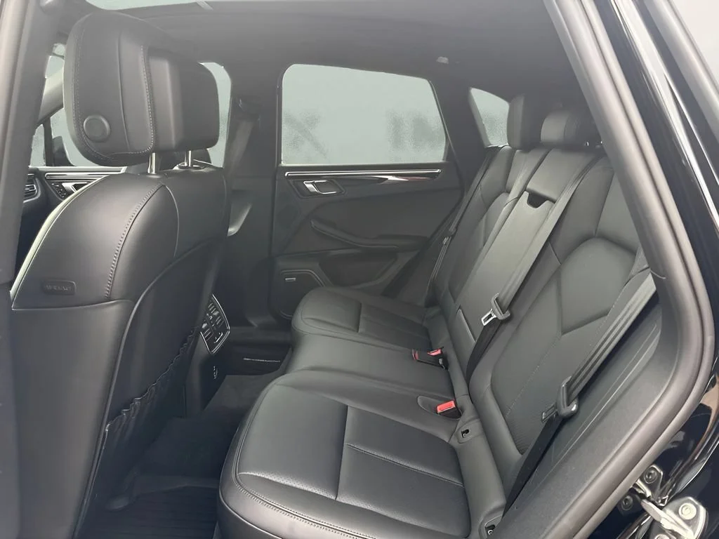 Used 2022  Porsche  image 14