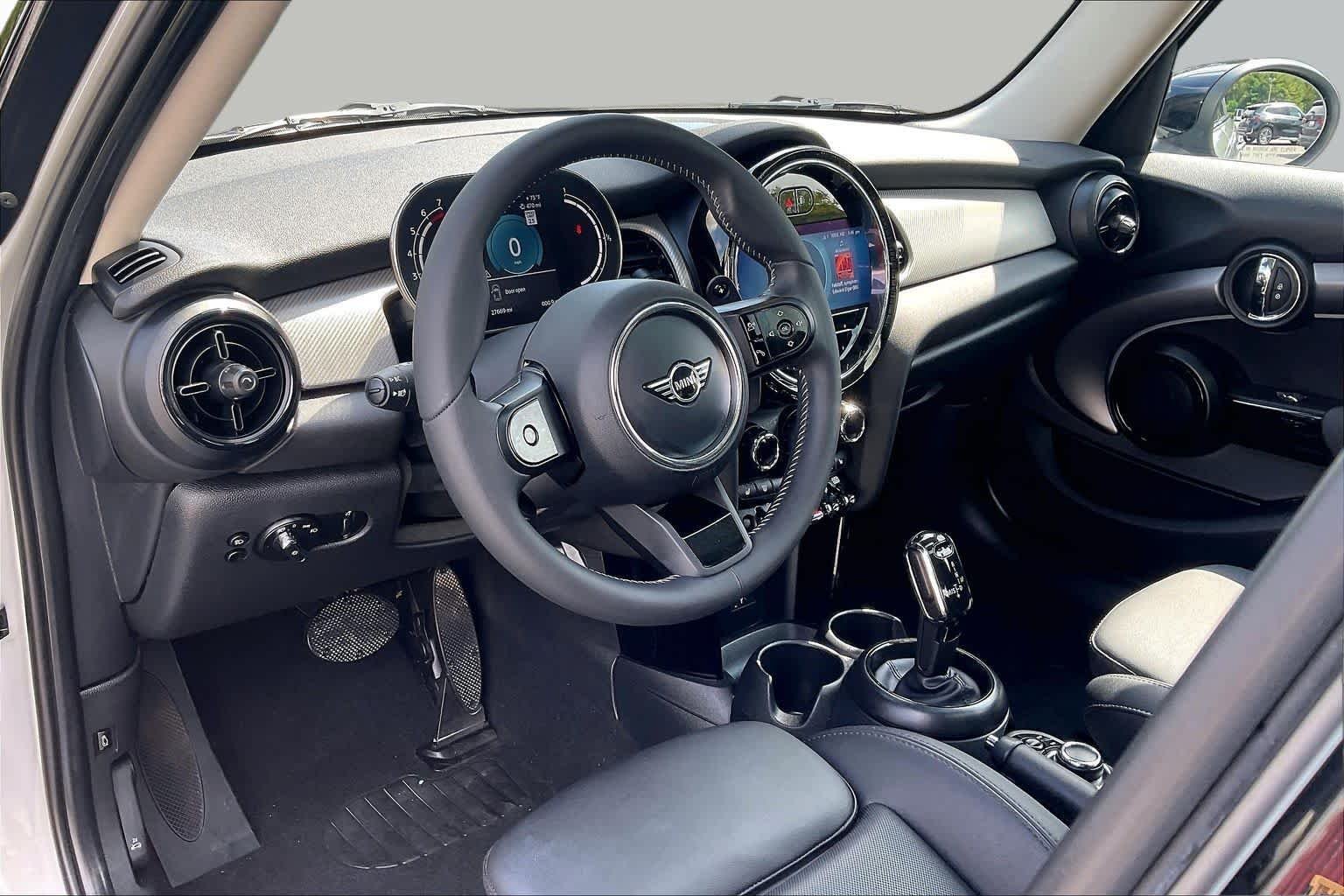 Used 2024 Melting Silver III Metallic MINI Cooper S image 16