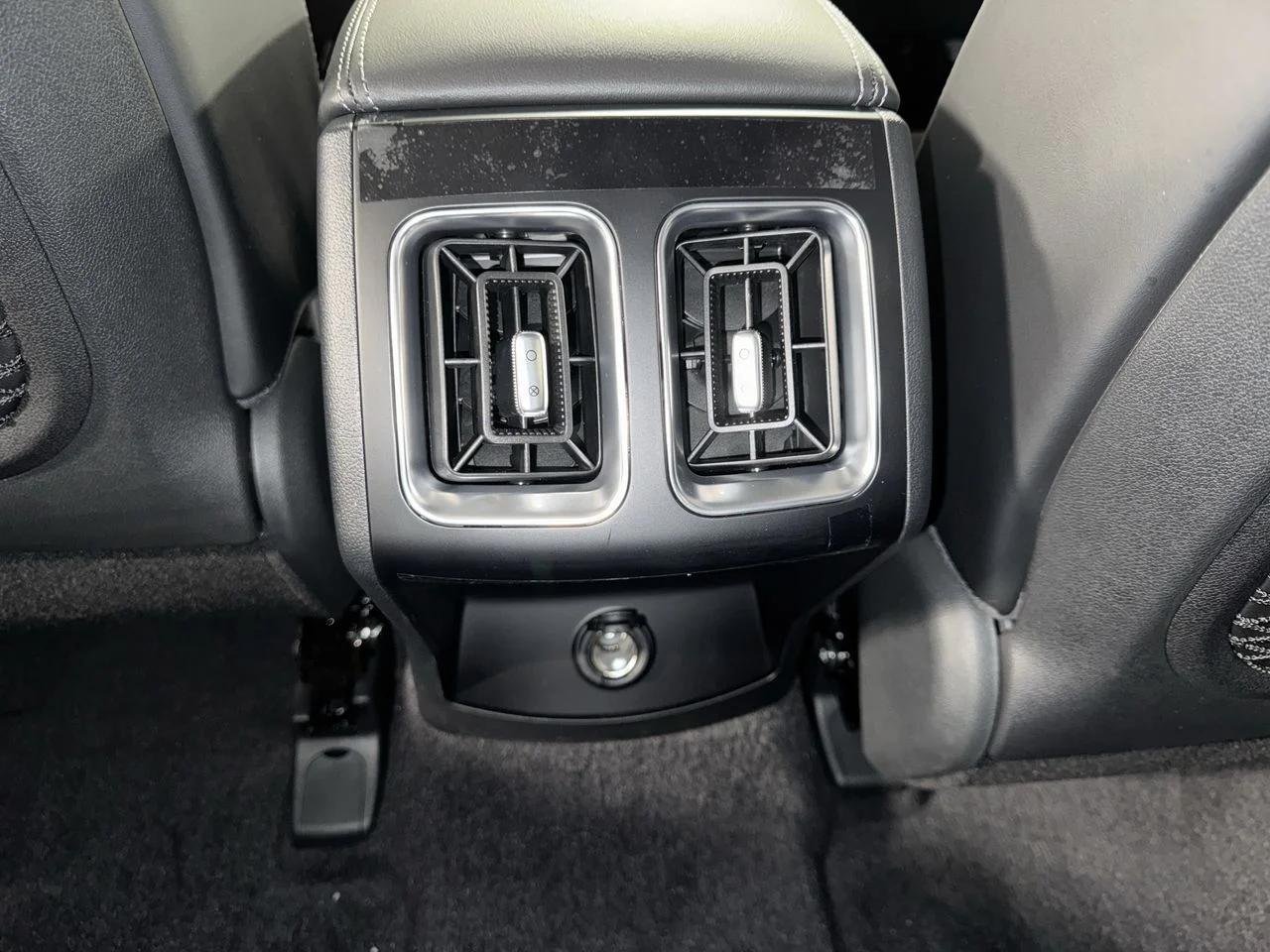 New 2026 White Pearl Kia S image 27