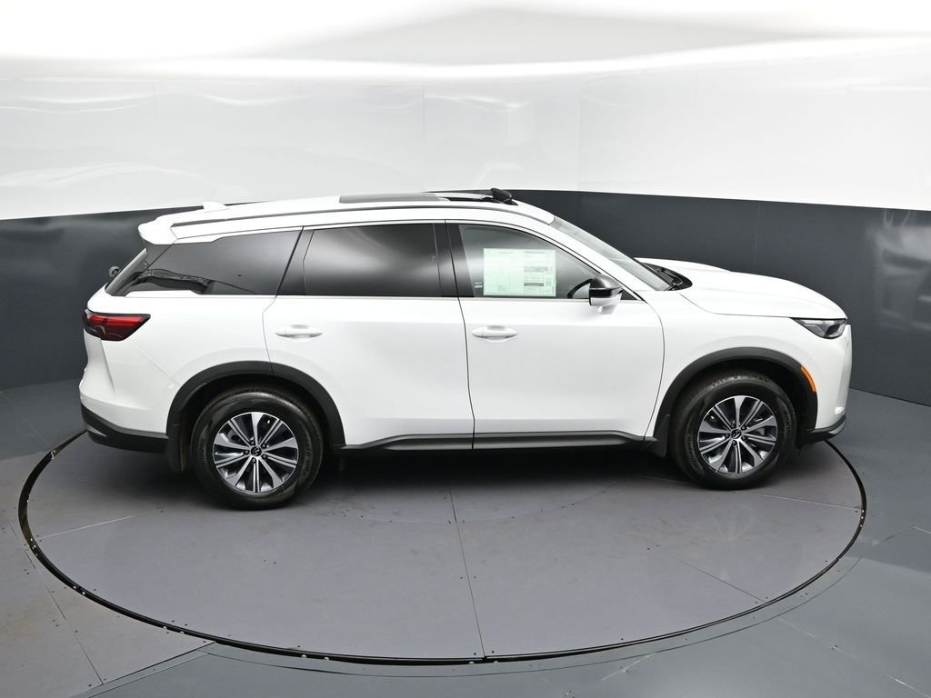 Certified Used 2026 White INFINITI PURE image 36