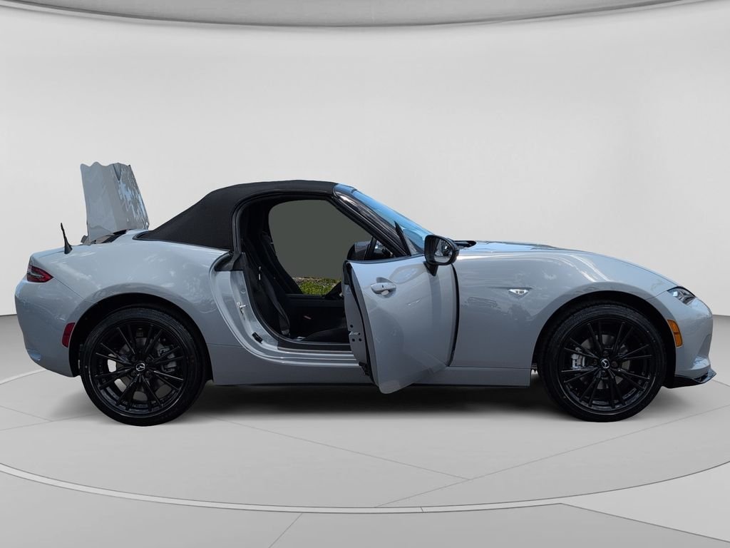 New 2026 Aero Gray Metallic Mazda Club image 15