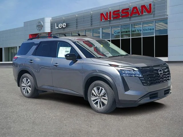 2026 Nissan Pathfinder SL 2WD's photo