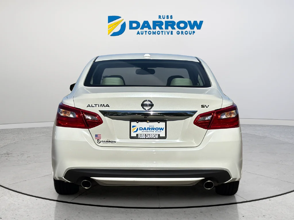 Used 2017 White Nissan 2.5 SV image 4