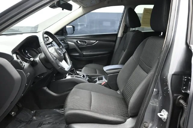Used 2020 Gray Nissan SV image 7