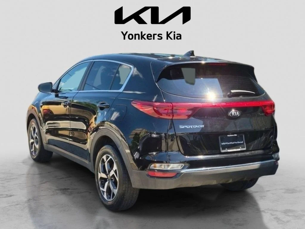 Used 2021 Red Kia LX image 9
