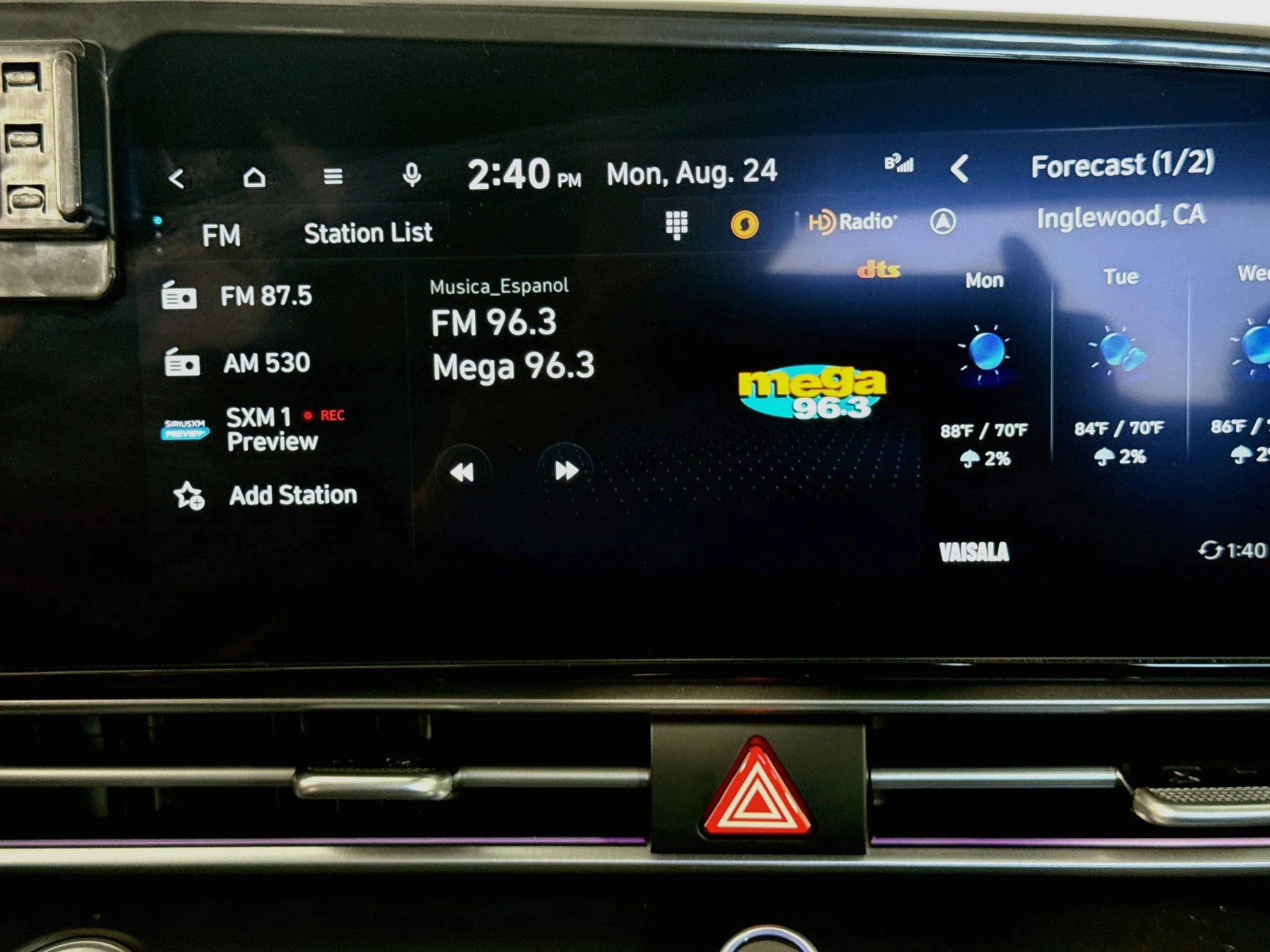 Used 2025  Hyundai Limited image 17
