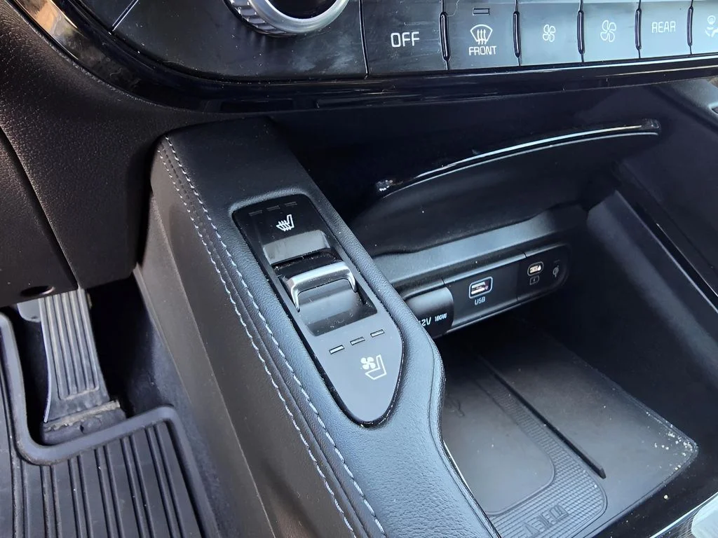 Used 2024 Gravity Gray Kia EX X-Line image 17