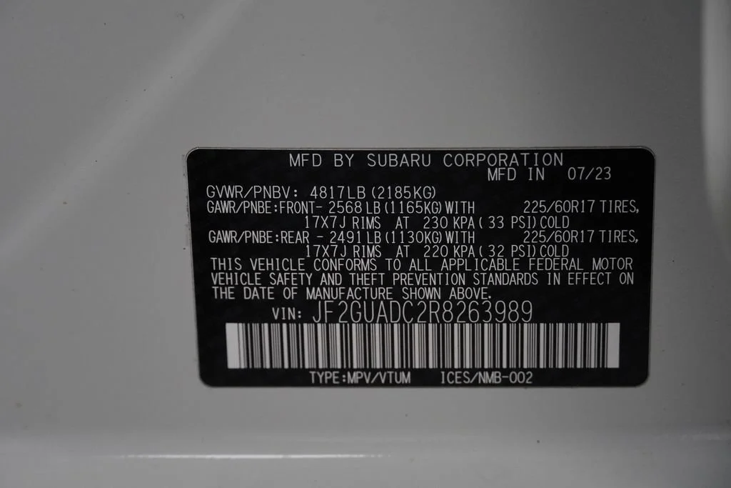 Used 2024 Crystal White Pea Subaru Premium image 40