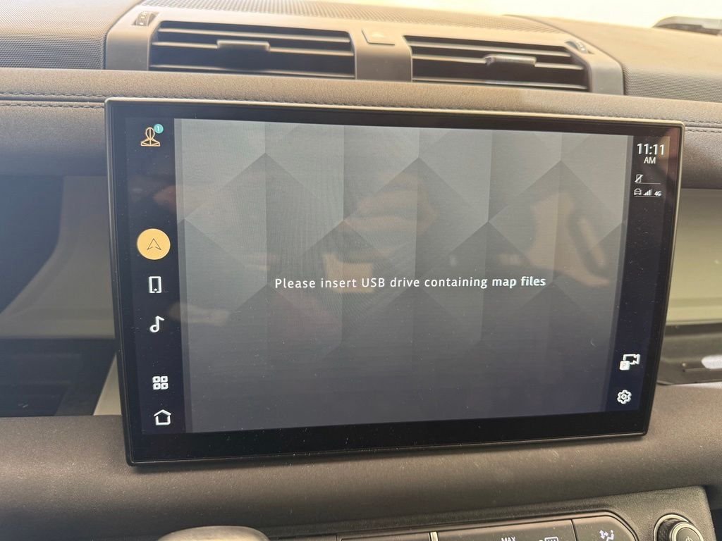 Used 2022 Fuji White Land Rover S image 21