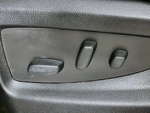 Used 2018 Silver GMC Denali image 11