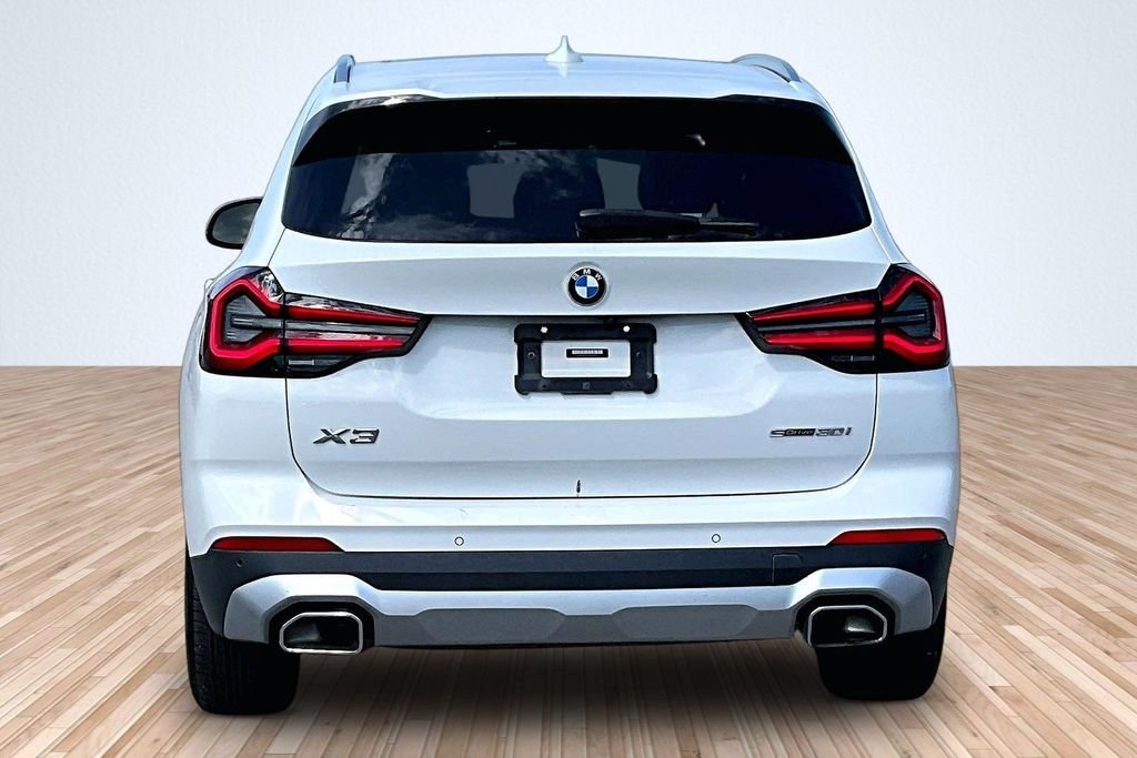 Used 2023 White BMW sDrive30i image 4