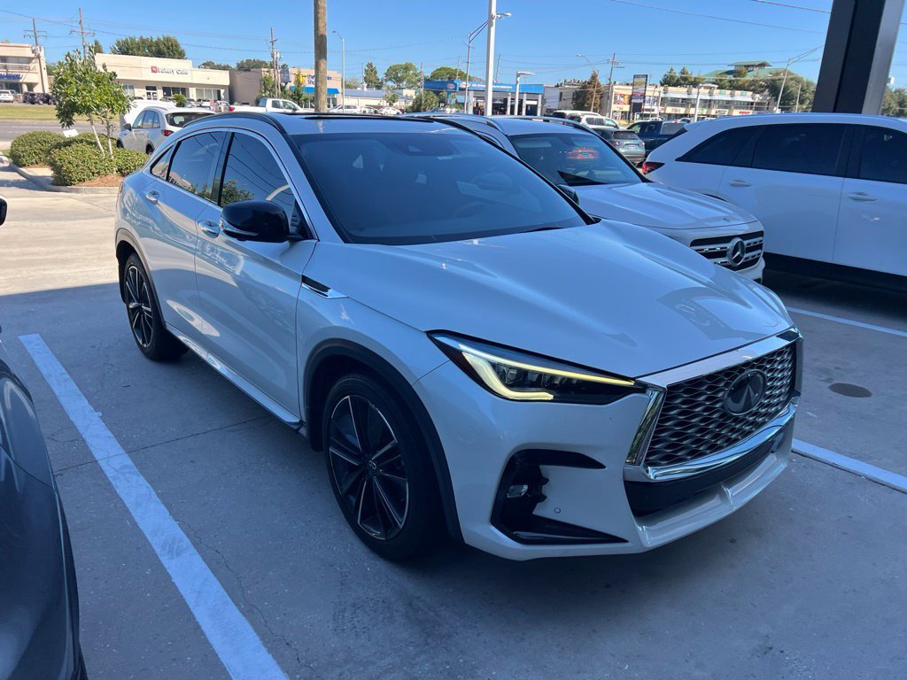 Used 2023 White INFINITI SENSORY image 2