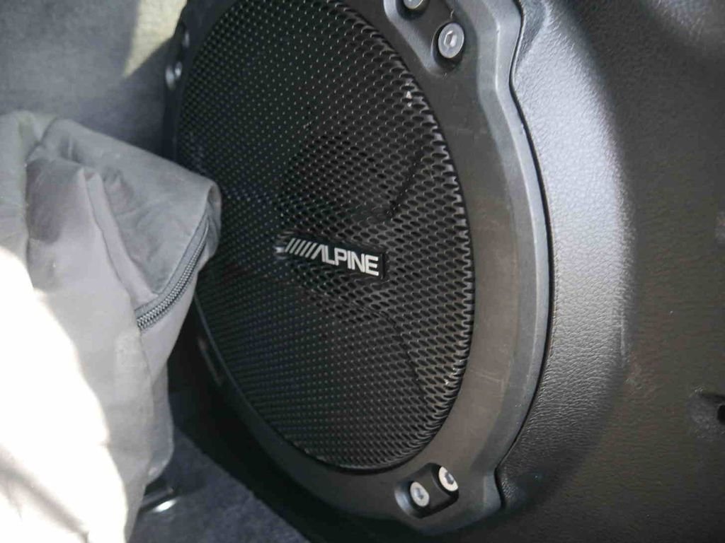 Used 2023 Green Jeep Sahara image 11