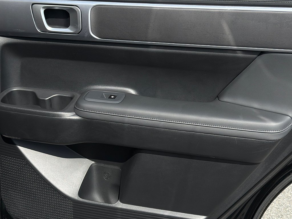 Used 2026 Phantom Black Hyundai SEL image 25