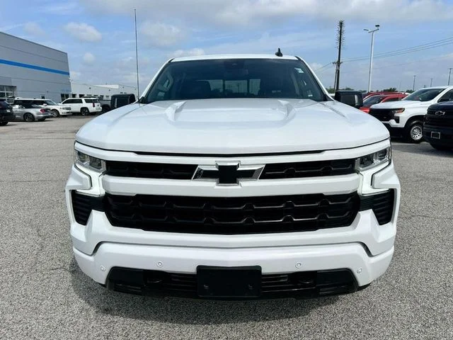Used 2024 Summit White Chevrolet RST image 32
