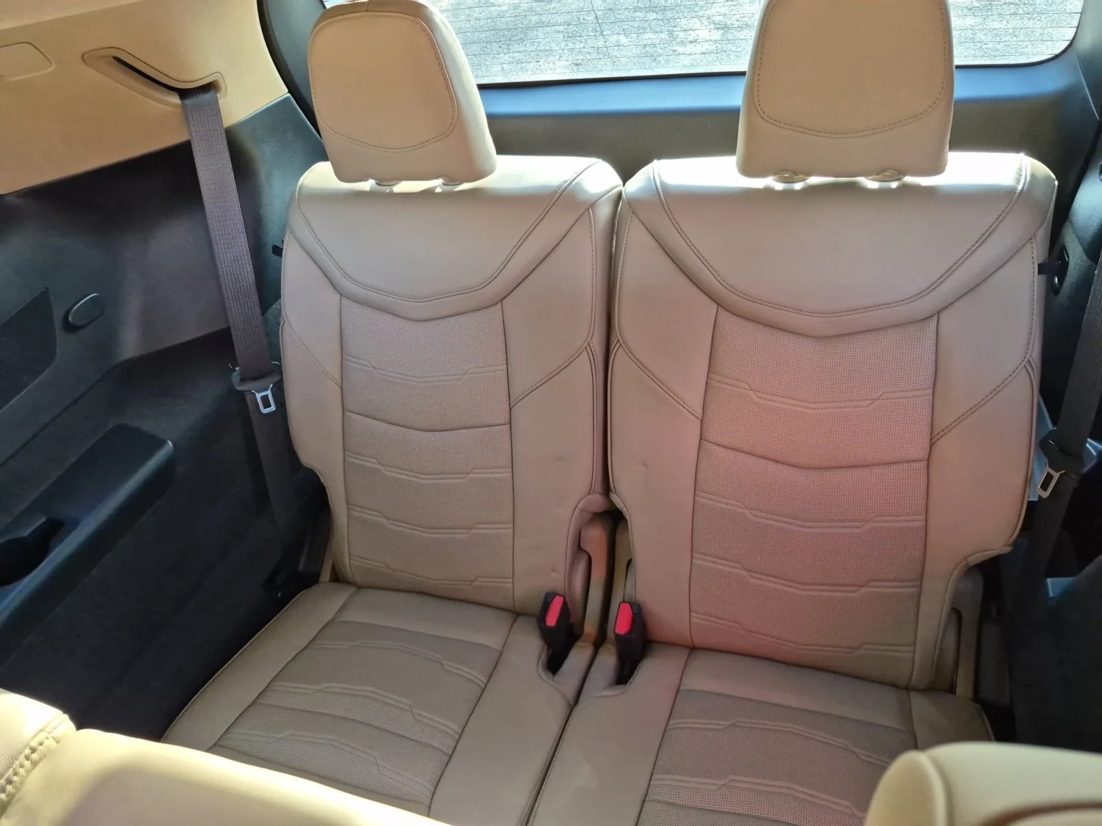 Used 2024 Crystal White Tricoat Cadillac FWD Premium Luxury image 25