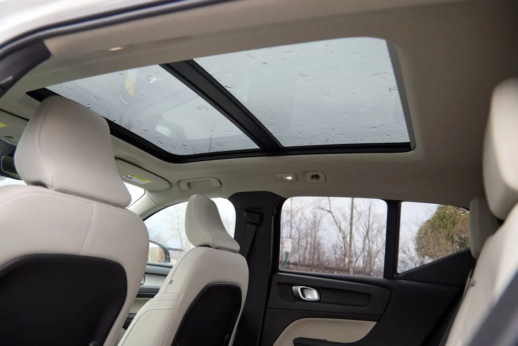 New 2026 Crystal White Volvo Plus image 21
