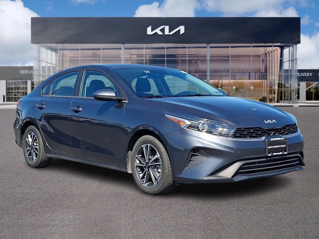 2024 Kia Forte LXS AT's photo
