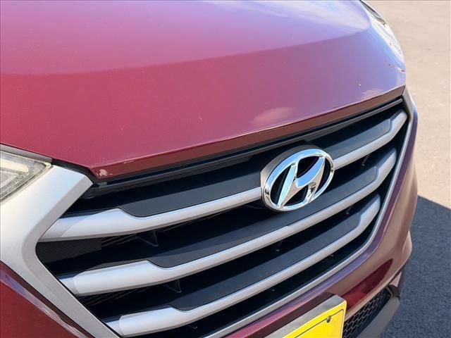 Used 2018 Red Hyundai SEL Plus image 24