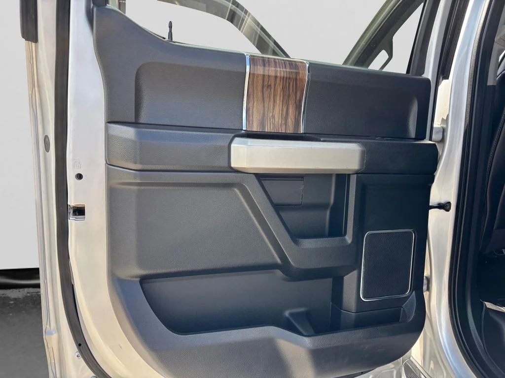 Used 2019 Silver Ford Lariat image 41