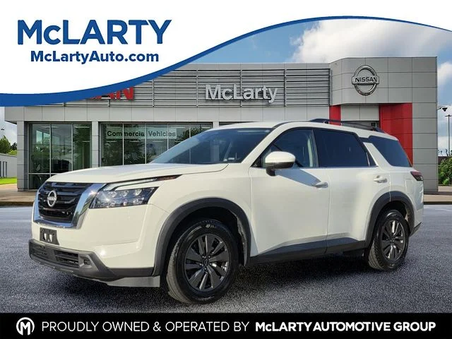 2025 Nissan Pathfinder SV