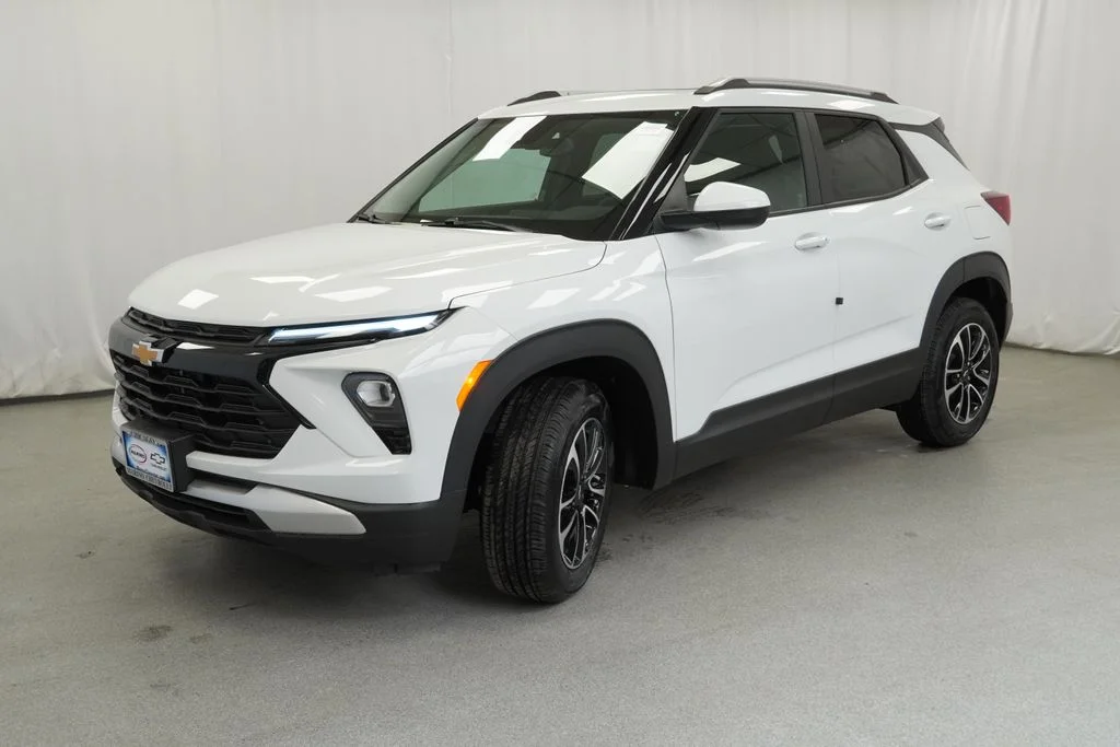New 2026 White Chevrolet LT image 3