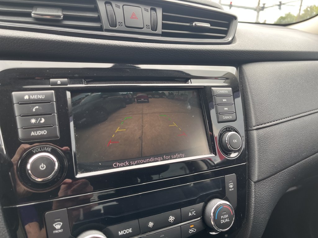 Used 2019 Gray Nissan SV image 18