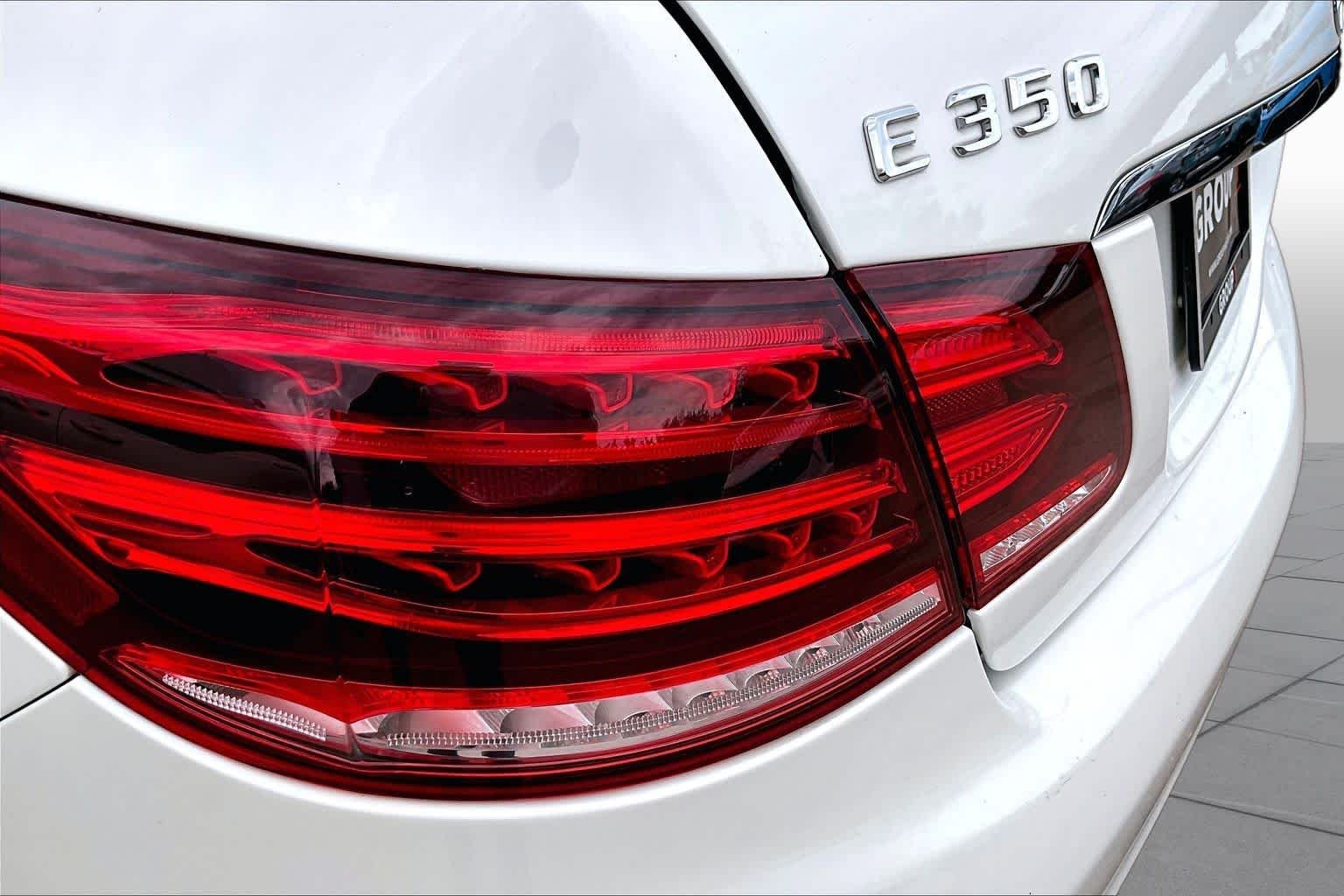Used 2014 Diamond White Metallic Mercedes-Benz E 350 image 28