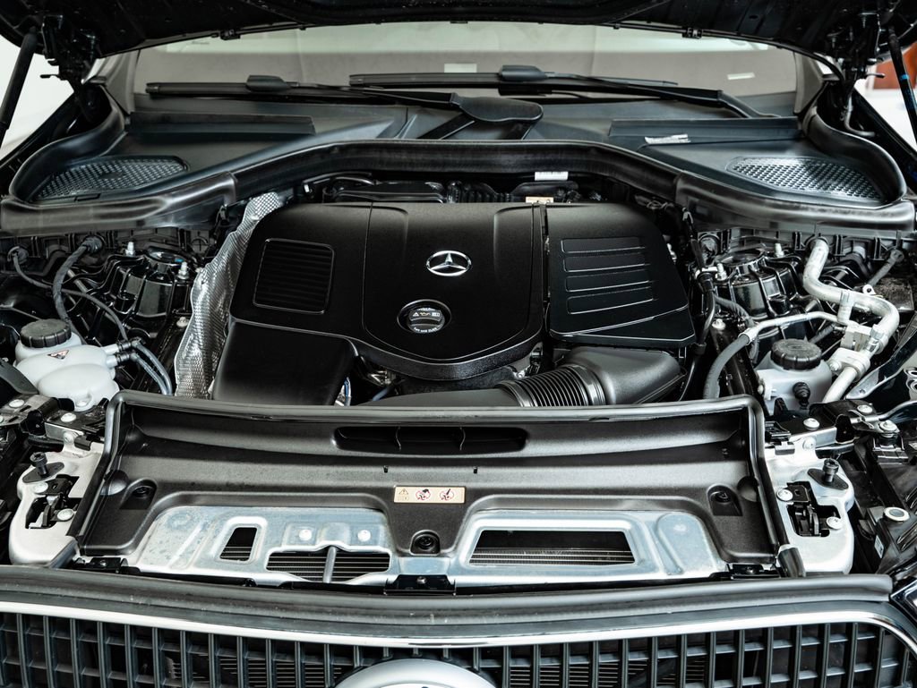 Certified Used 2025 Black Mercedes-Benz GLC 300 image 45