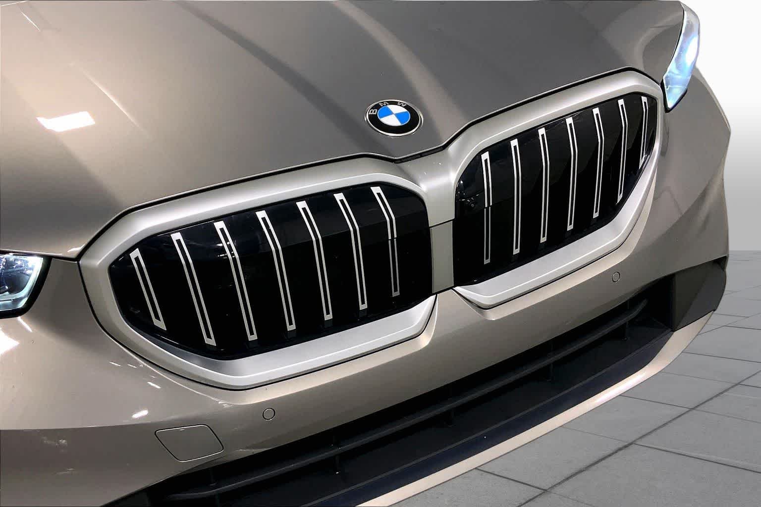 Used 2026 Oxide Grey Metallic BMW 540i xDrive image 32