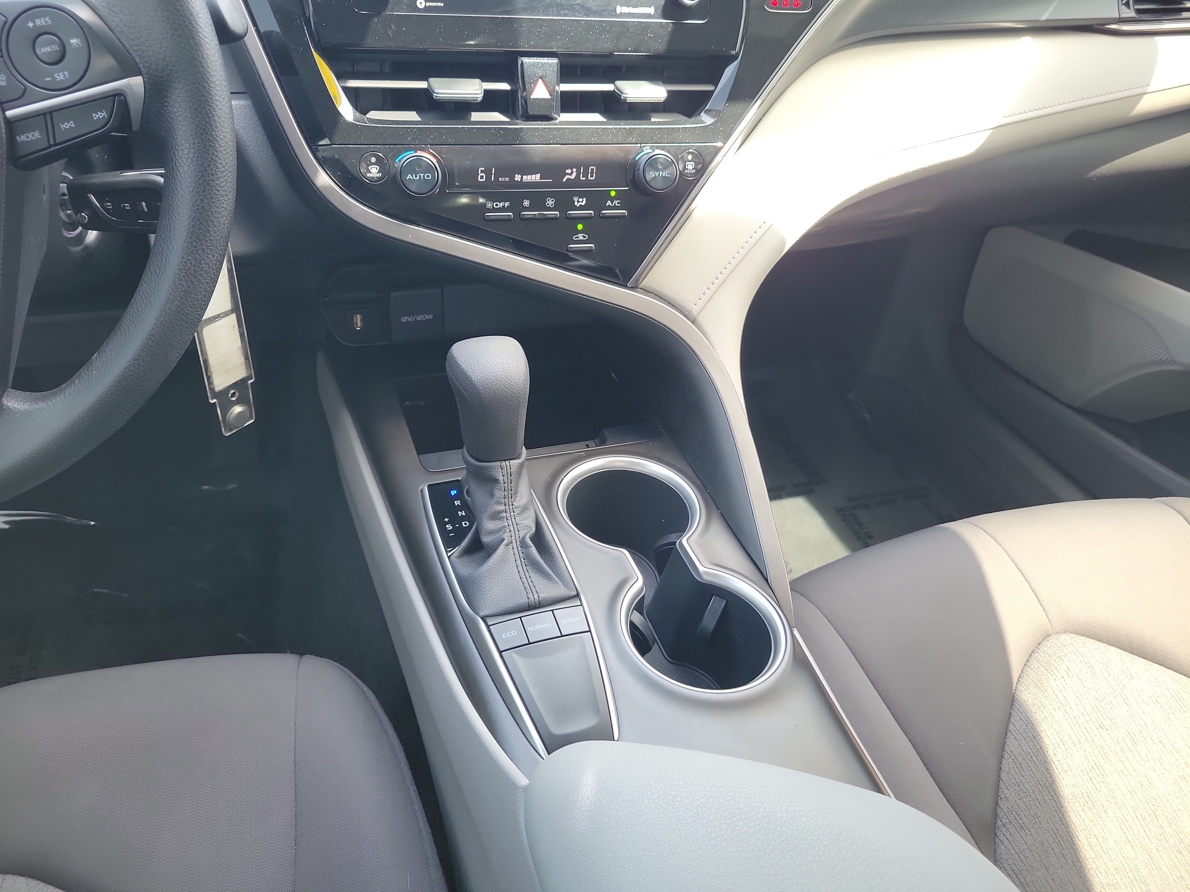 Certified Used 2023 Ice Toyota LE image 17