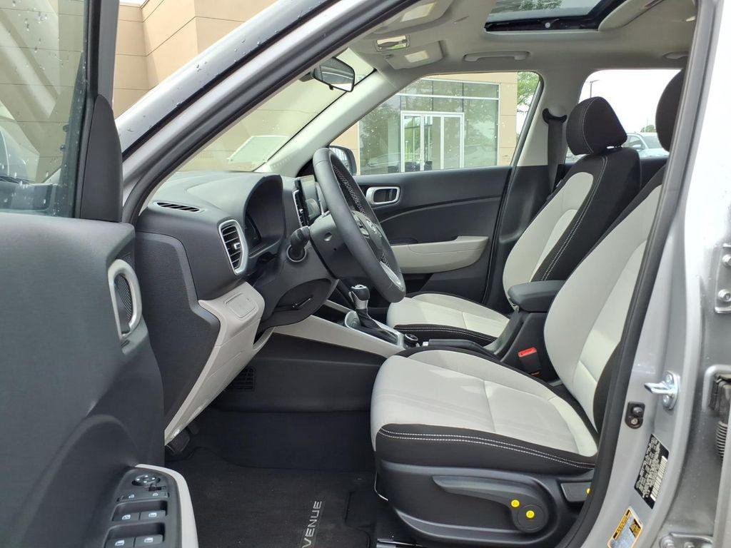 New 2026 Silver Hyundai SEL image 15