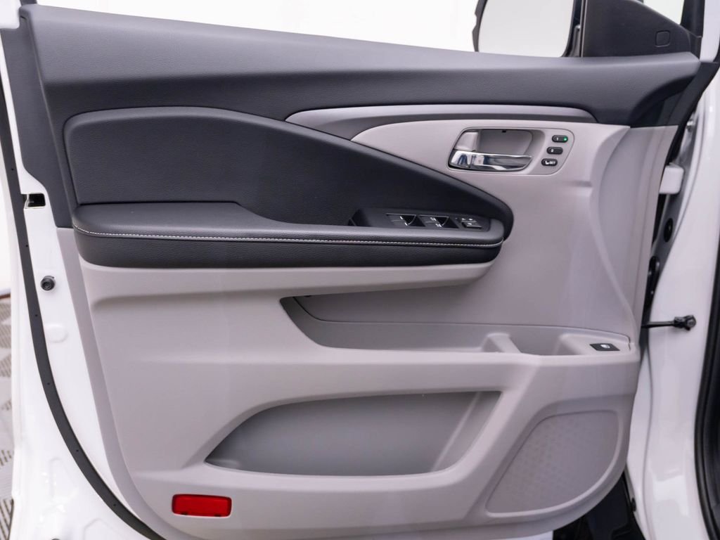 2025 Honda Ridgeline RTL - Photo 14