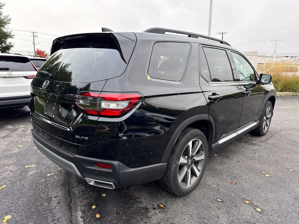 Certified Used 2024 Crystal Black Pearl Honda AWD ELITE image 20