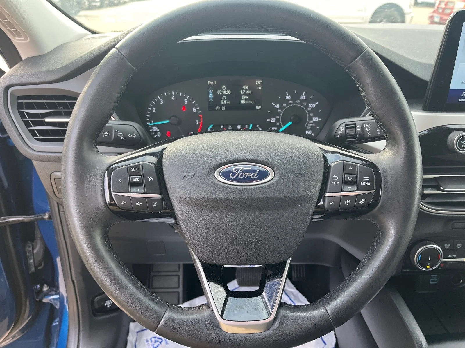 Used 2022 Atlas Blue Metallic Ford SE image 12