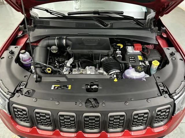 New 2026 Red Hot Pearl-Coat Exterior Paint Jeep Trailhawk image 19
