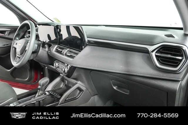 Used 2025 Crimson Metallic Chevrolet LT image 20