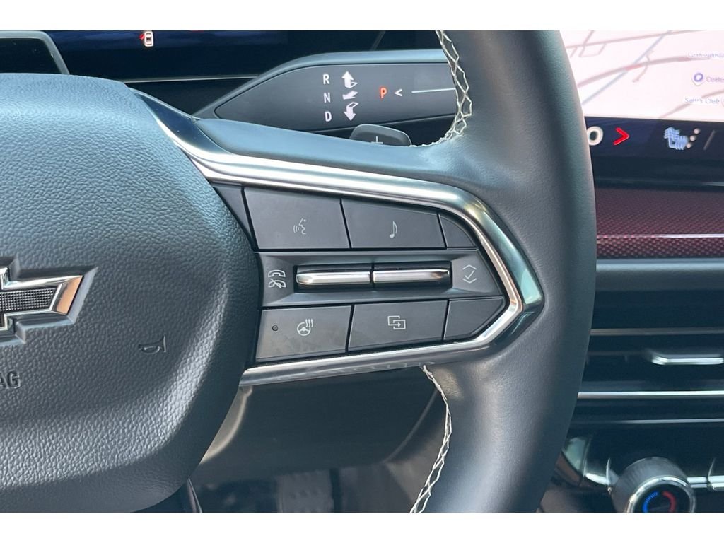 Used 2025 Iridescent Pearl Tricoat Chevrolet AWD Z71 image 37